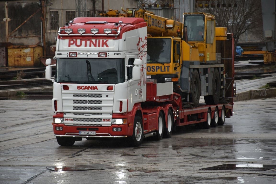 Brodosplit šalje 30-tonsku dizalicu na pogođeno područje