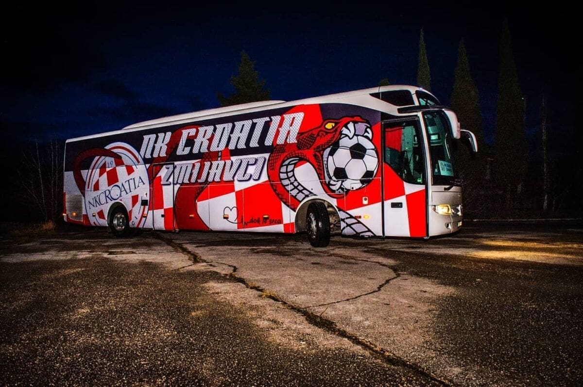 KLUB IZ ZMIJAVACA SE POHVALIO NOVIM AUTOBUSOM: Autobus je spreman za svoje prvo putovanje