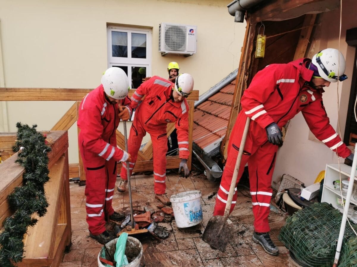 HGSS NEUMORNO POMAŽE: "Radi se punom parom, pomoć stiže sa svih strana"