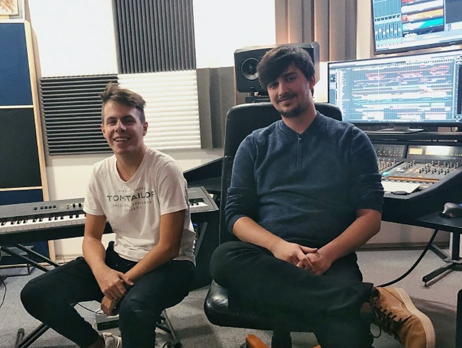 Mladi Dalmatinac s čak dvije pjesme borit će se za Eurosong. Hrvoje Domazet ne prestaje nizati uspješne glazbene suradnje