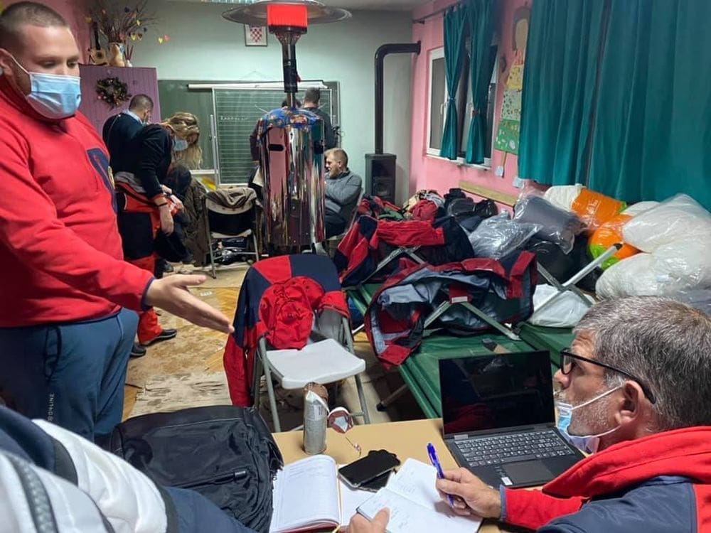 VRGORČANI KONTRA POPLAVI Uspostavili stožer za dostavu potrepština, osigurali i prijevoz do svih odsječenih domaćinstava