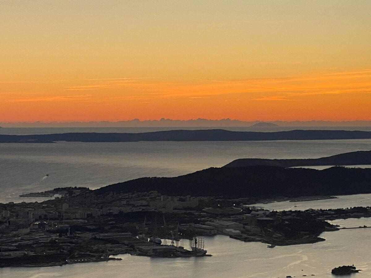 KAKAV PRIZOR S naše obalne planine snimio daleke vrhove Italije