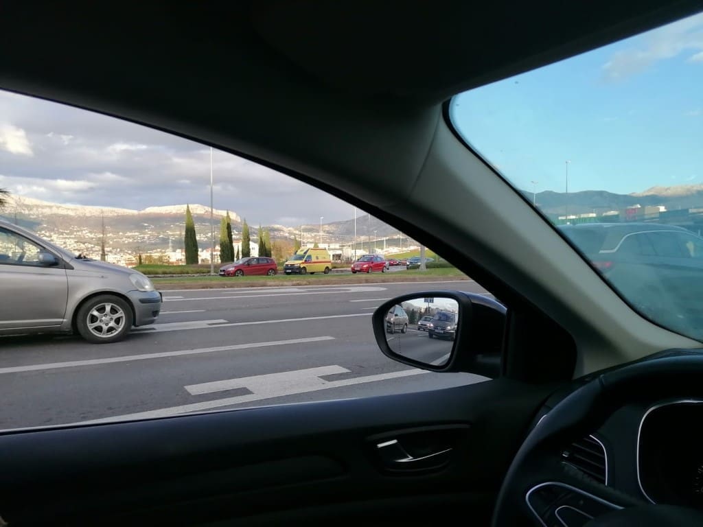 Oboren pješak u Ulici Domovinskog rata, prevezen je u splitsku bolnicu