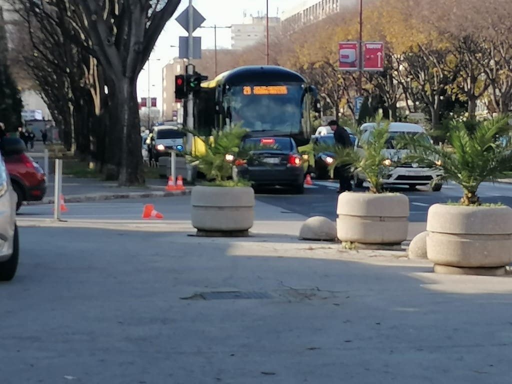 Sudarili se autobus i automobil na Poljičkoj, u blizini bolnice