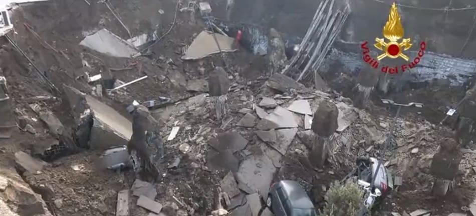 STRAVIČNO: Otvorila se ogromna rupa na parkingu covid bolnice