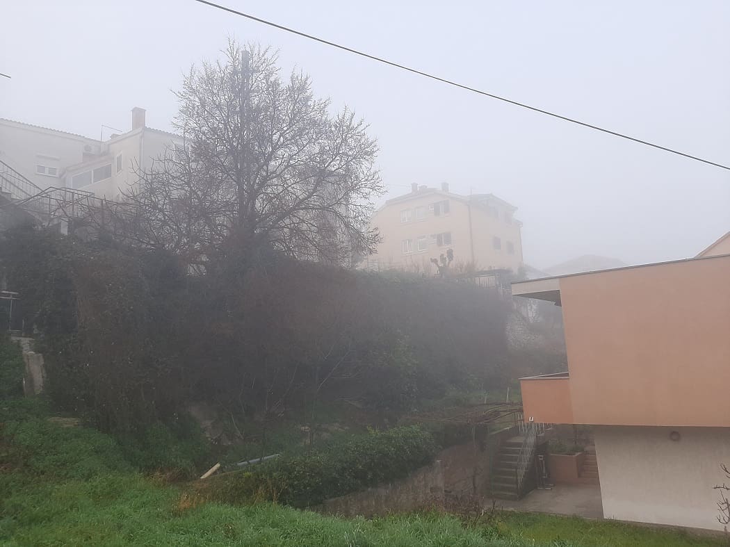 Pogledajte Kman u magli, nema ni daška vjetra