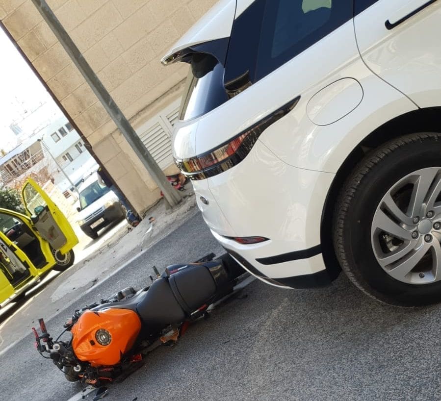 PROMETNA U KRILU JESENICE Jedna osoba zatražila liječničku pomoć, stvaraju se kolone