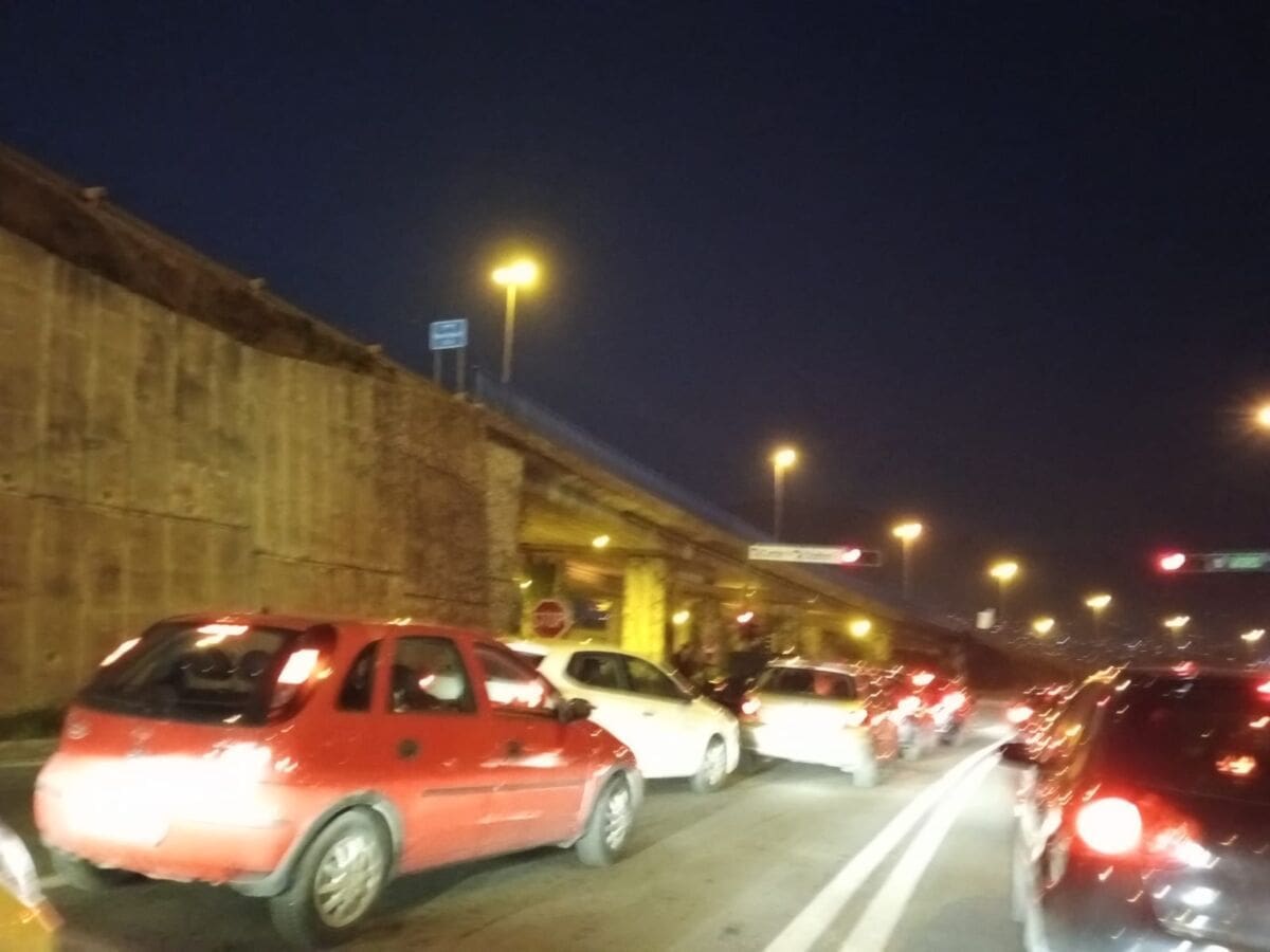 OGROMNE GUŽVE NA IZLAZU IZ SPLITA Dogodila se prometna nesreća, brojni vozači 'upali' u prometni krkljanac