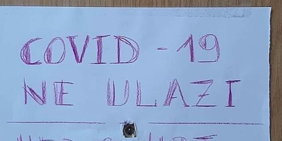 DOBRODOŠLICA NA DALMATINSKI NAČIN Poruka na vratima posvećena HEP-u i HRT-u nasmijala je mnoge