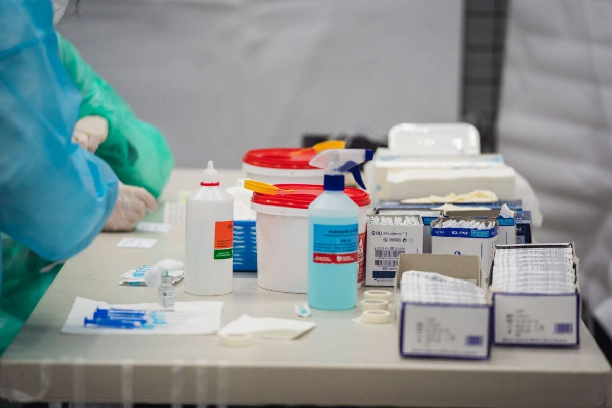 GUŽVE U SPLITSKOJ ZRAČNOJ LUCI Za brže testiranje turista osmišljen je 'CroCare