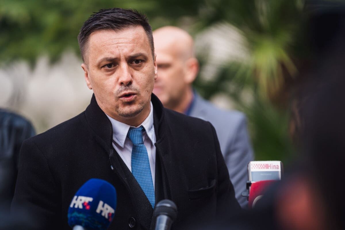 Ante Kujundžić: "Povećanje naknade pri registraciji novi je udar na građane"