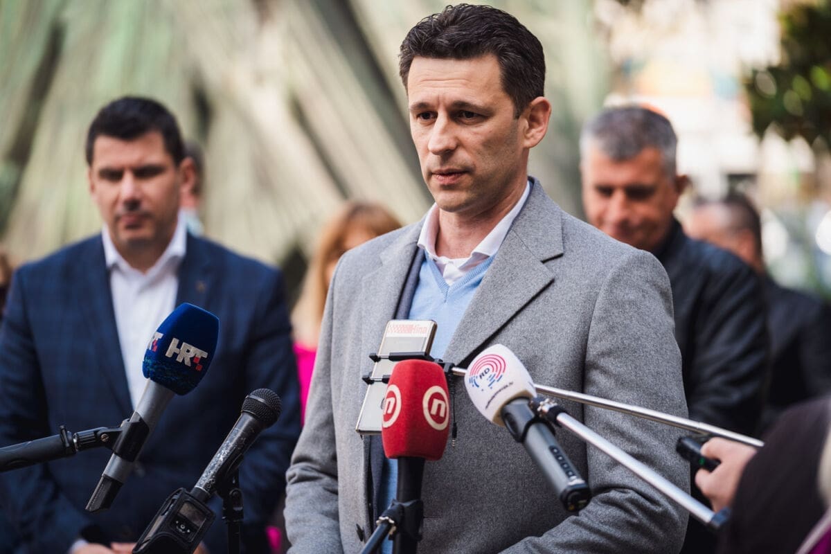 Božo Petrov pozitivan na koronavirus