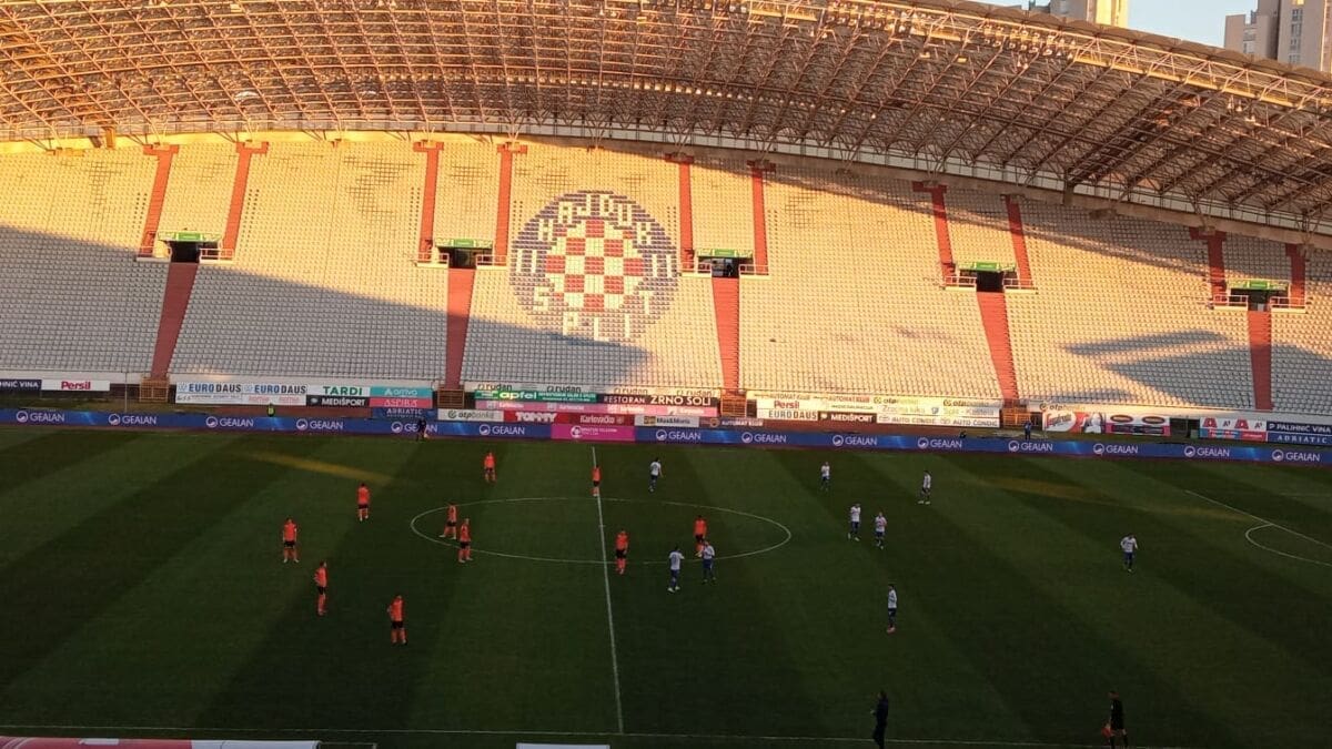Hajduk – Varaždin 2-0: Bijeli vode iz ranog vodstva i autogola krajem nadoknade poluvremena