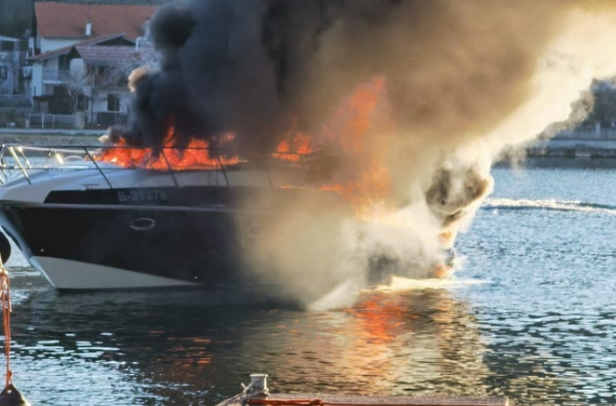 VATRENA BUKTINJA Planula jahta, a ni vatrogasci je nisu mogli spasiti