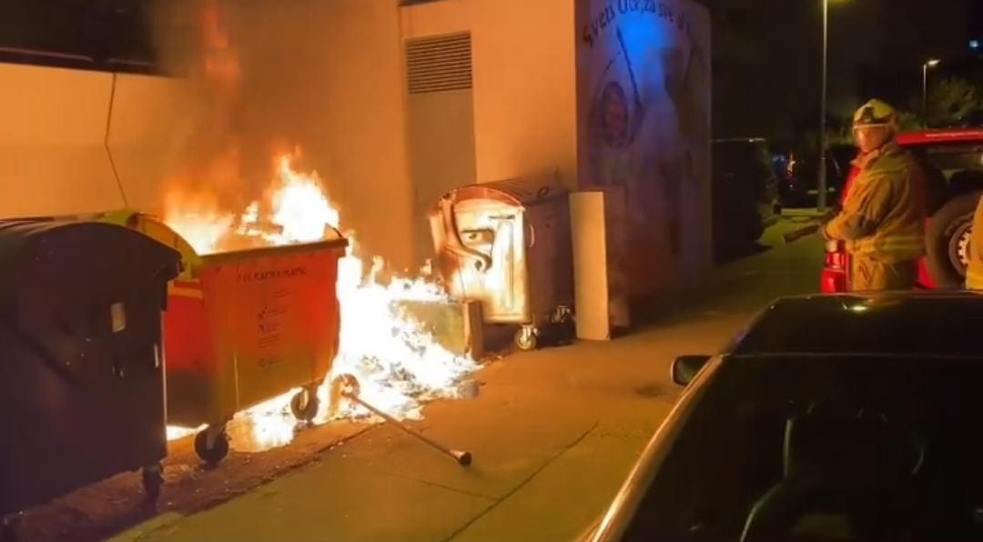 ŠTO SE DOGAĐA? Noćas u Splitu ponovno gorjeli kontejneru, vatrogasci imali pune ruke posla