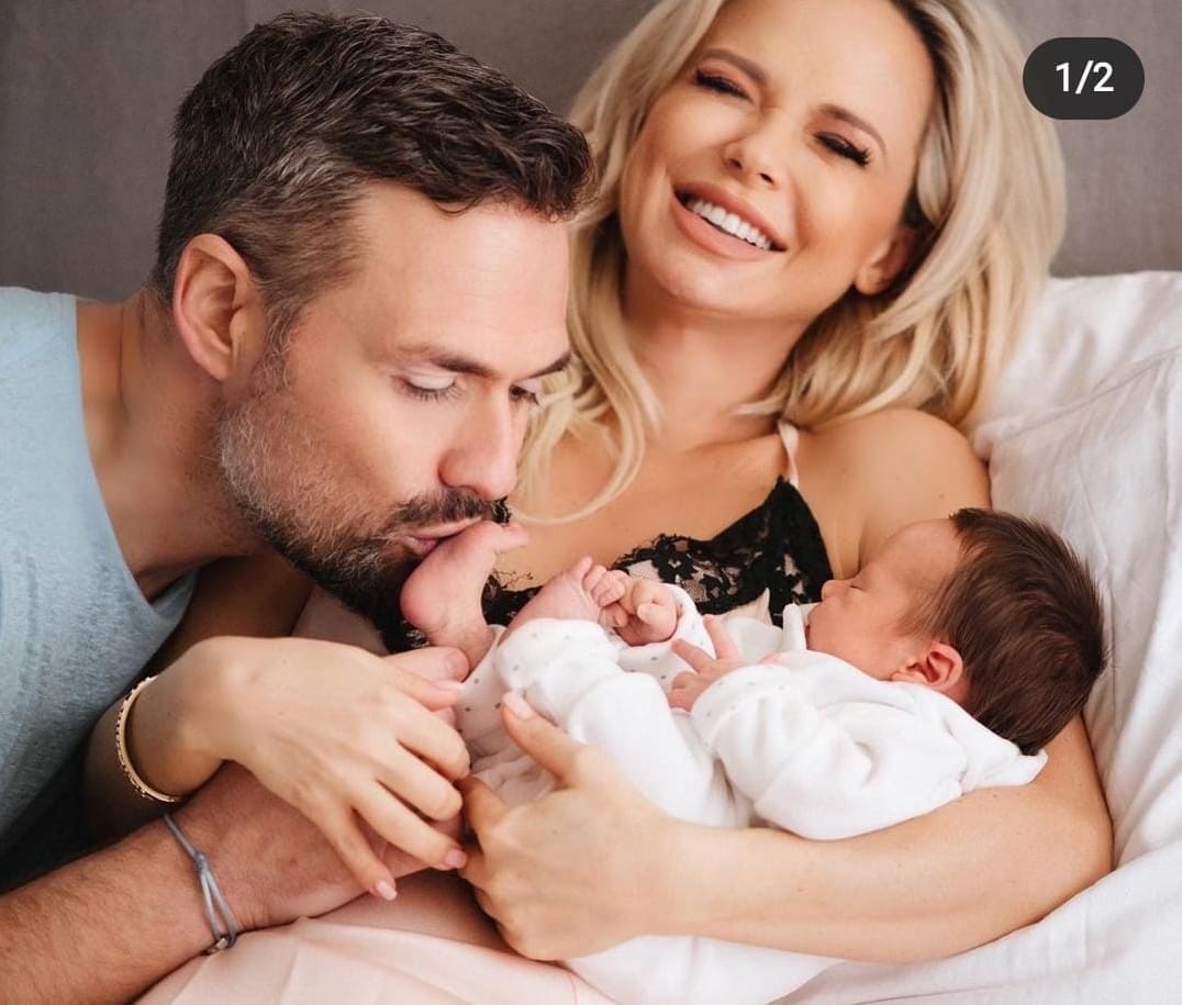 Prva obiteljska fotografija: Mali Bloom cvjeta u zagrljaju Maje i Nenada