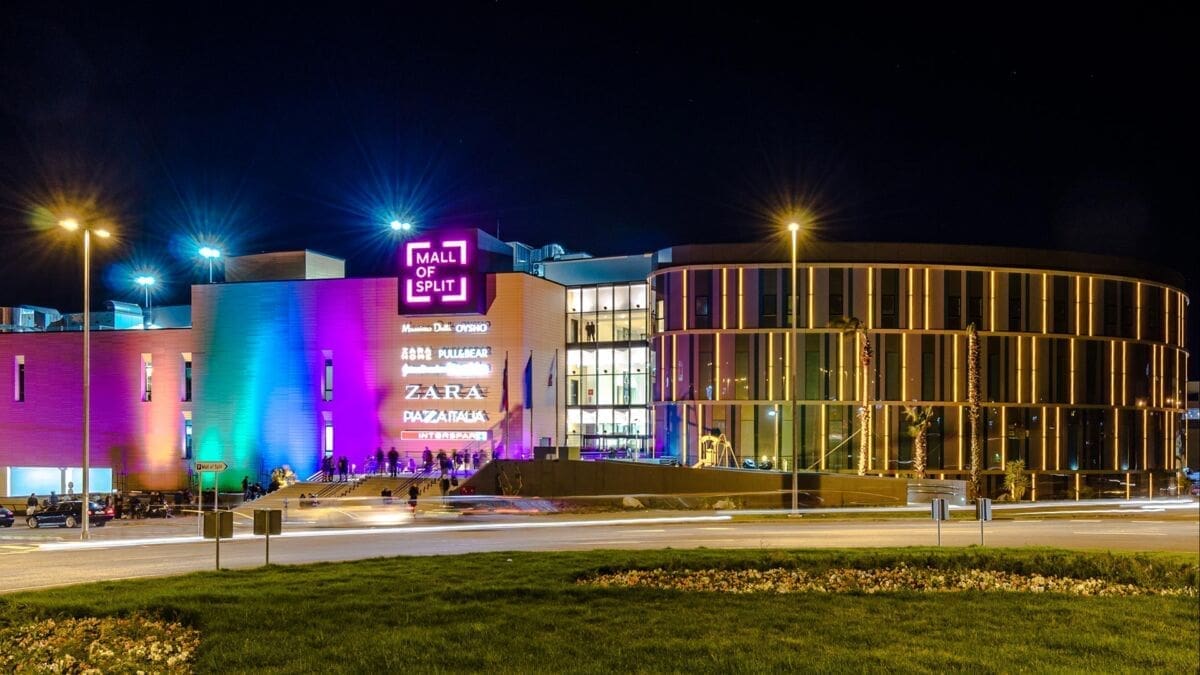 JESTE LI SPREMNI ZA NOVU GODINU? Evo do kada danas rade trgovine i šoping centri