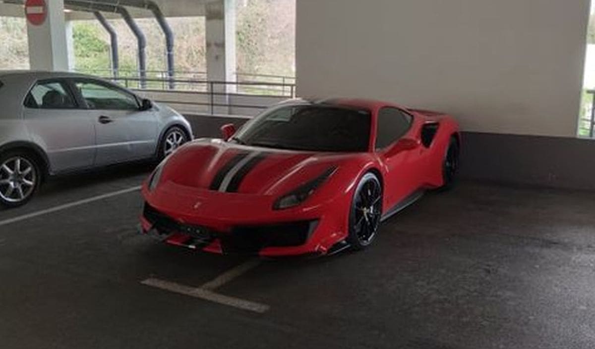 PRAVA ZVJERKA U GARAŽI SPLITSKOG TRGOVAČKOG CENTRA Trebaju li njemu dva parkirna mjesta?