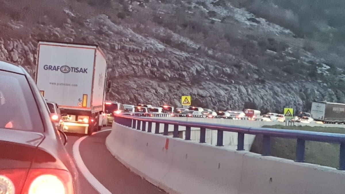 Sudar na brzoj cesti Solin - Klis, jedna osoba ozlijeđena