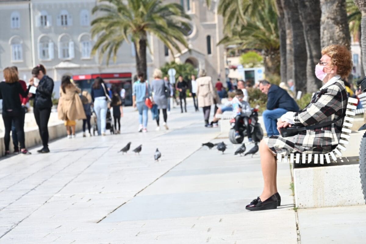 Pavičić Vukičević preuzela stožer i opozvala Šostarovu odluku: Maske vani neće biti obvezne