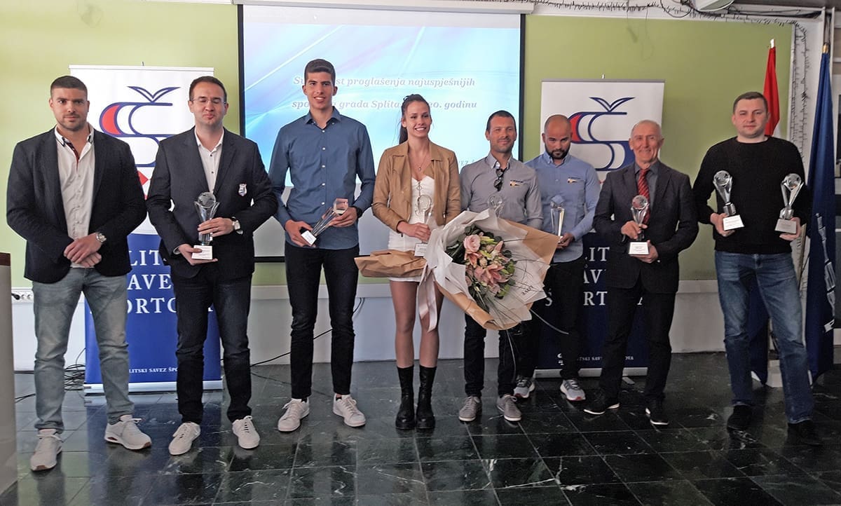 TONČI, MATEA I KARLA POBRALI SVE NAGRADE Jedrenje, tae kwon do i judo, te nogomet i kuglanje pobrali nagrade Splitskog saveza športova