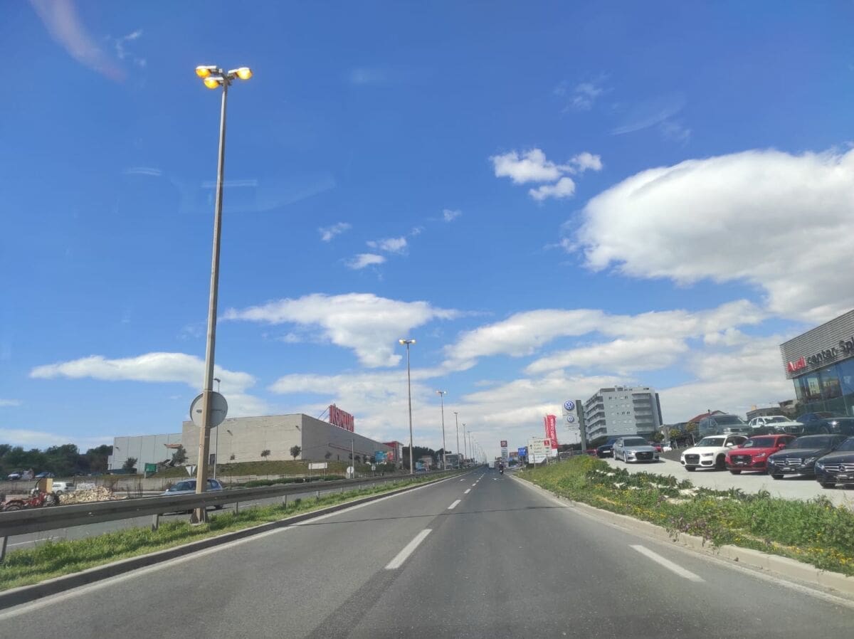 Na Sirobuji upaljena javna rasvjeta cijelo jutro, doznali smo o čemu se radi