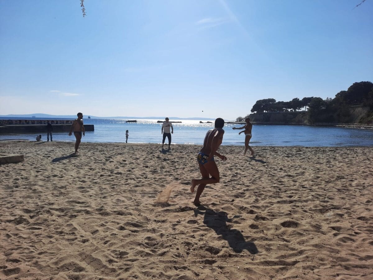 znjan-trstenik-picigin-ples(1)