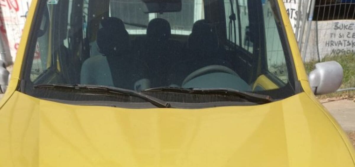 FOTOGRAFIJA AUTA IZ DALMACIJE POSTALA HIT: "Ma to je zadarski lambo"