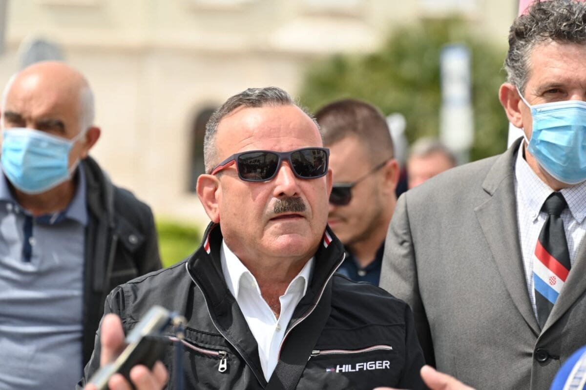 NEVJEROJATNO Skejo postao hit u Americi: "Zapanjujuće"