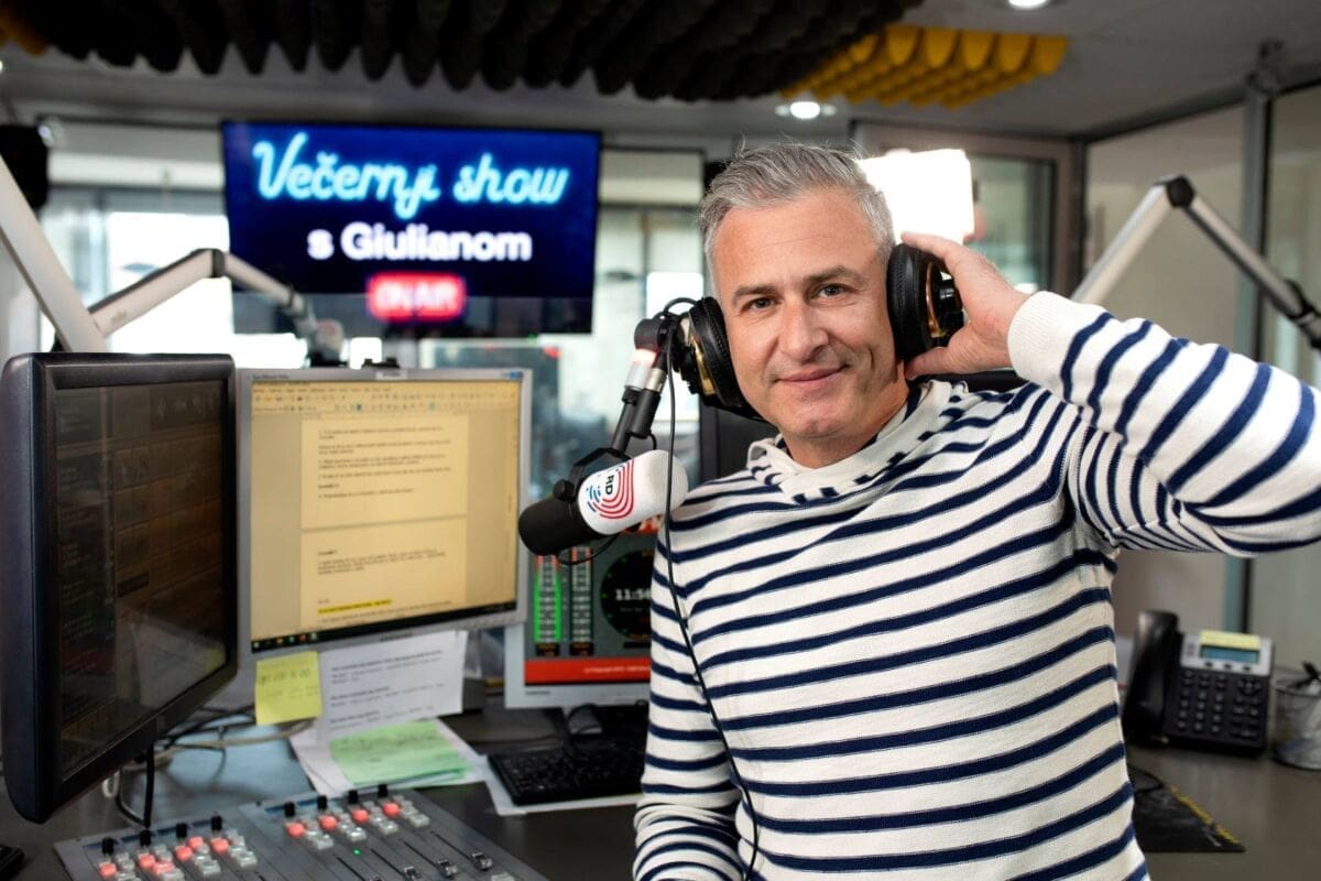 Giuliano postaje DJ voditelj na Radio Dalmaciji