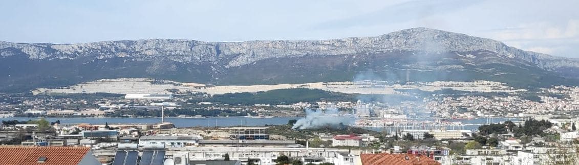 SPLIT U DIMU Vatrogasne sirene uznemirile građane: Buknuo požar na Stinicama