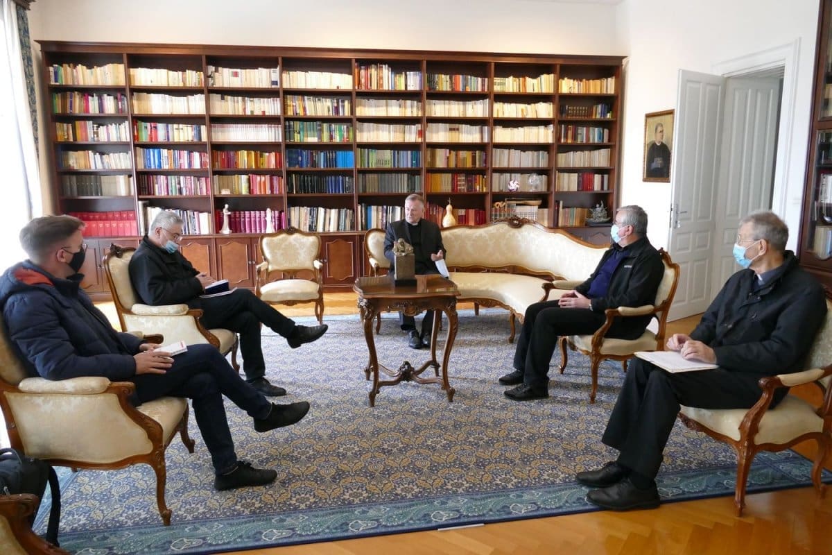 ODRŽAN SASTANAK O TEMI SREDIŠNJE PROSLAVE SVETOG DUJMA Evo što je odlučeno