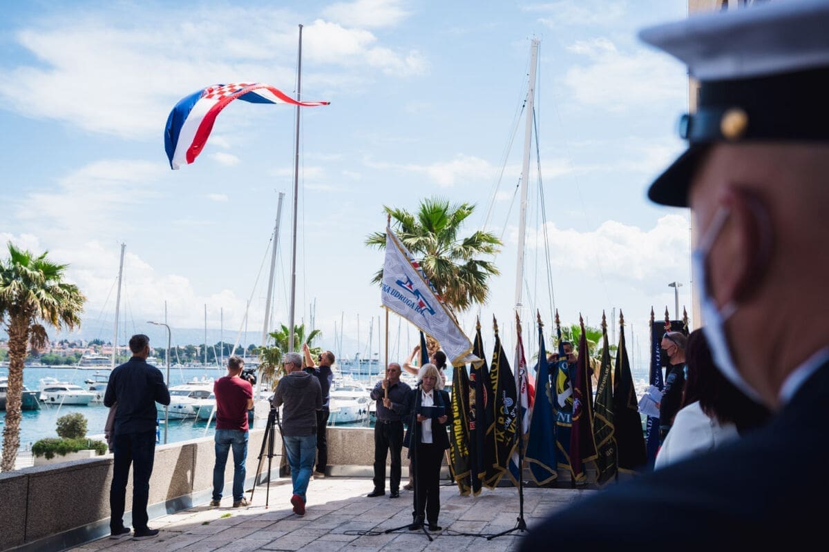 OBILJEŽENO 30 GODINA OD PROSVJEDA PRED BANOVINOM 'Saša Gešovski je bio momak koji se zatekao na krivom mjestu u krivo vrijeme, ali ništa nije kriv'