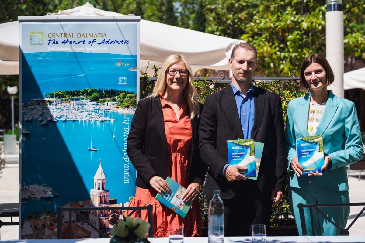 TURISTIČKA ZAJEDNICA SDŽ PREDSTAVILA DVIJE BROŠURE Joško Stella: 'Očekujemo ponoviti rezultate prošle godine, pa i bolje'