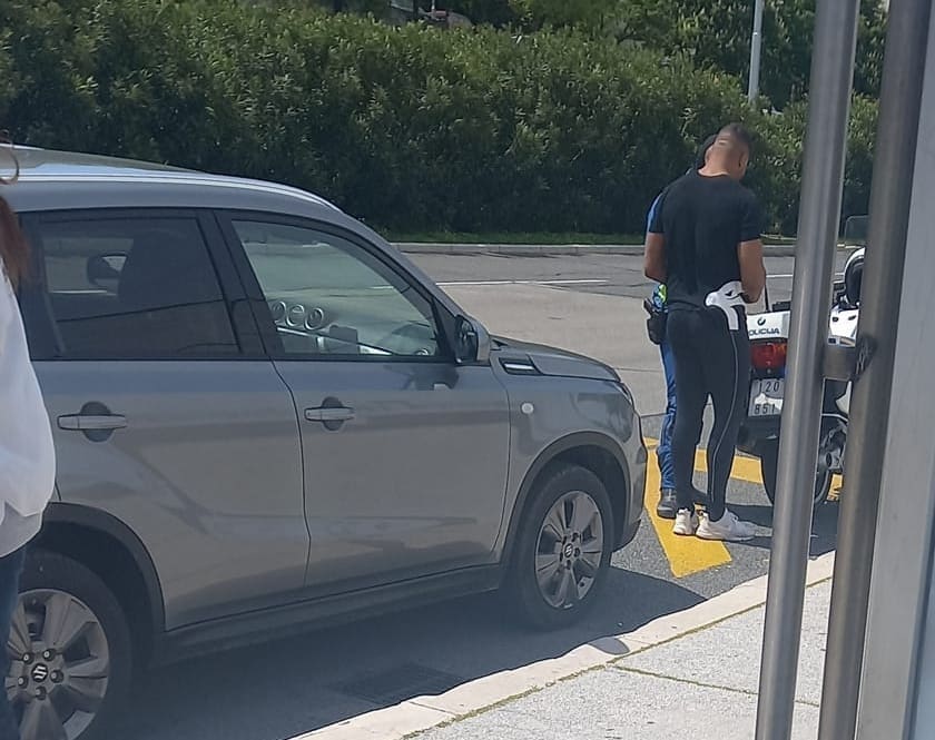 Policija nikome ne prašta: Overeem zaustavljen u prometu