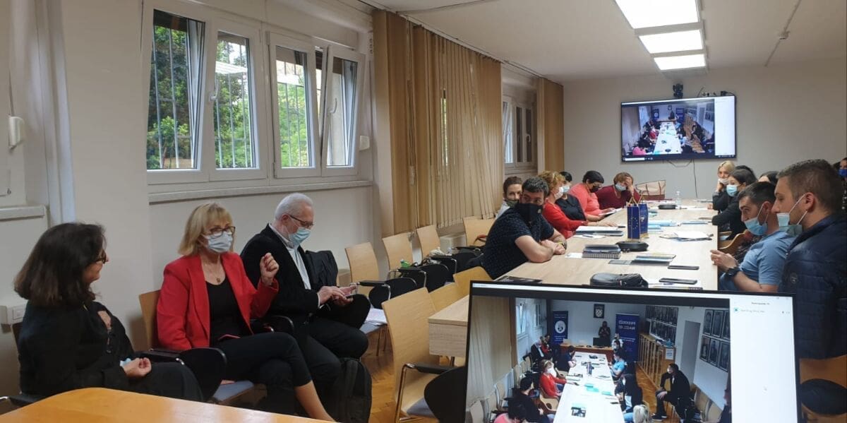 bijeli krug split (2)