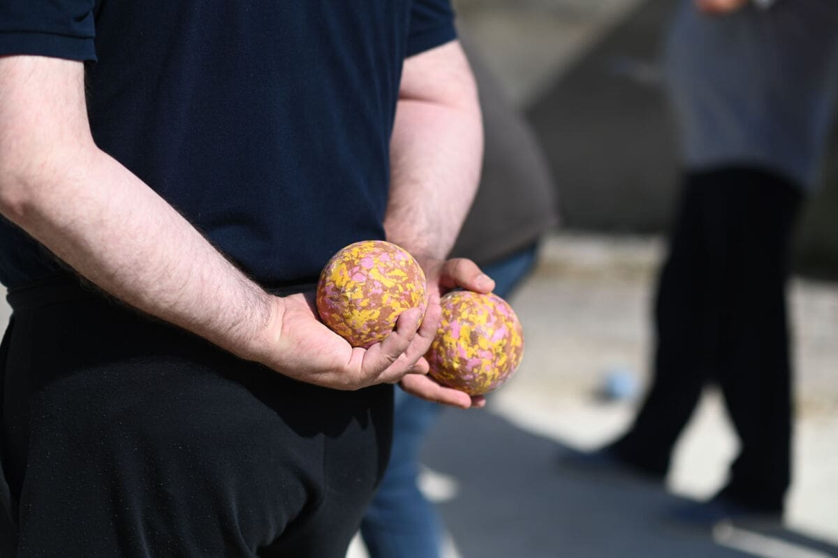 U mjestu Koprivno se održava humanitarni turnir u balotama, sav prihod ide obitelji iz Prugova