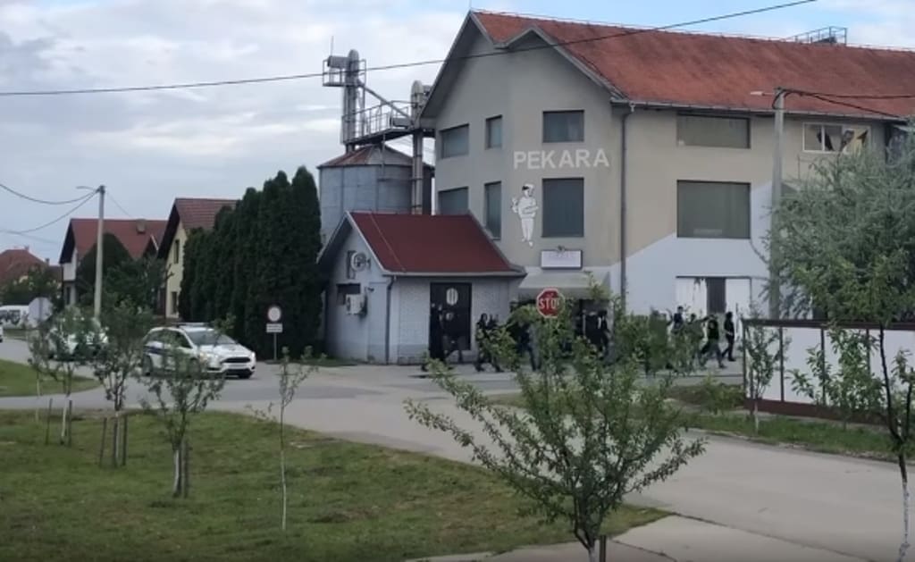 VIDEO Desetak privedenih u Borovu: Urlali su "ubij Srbina"