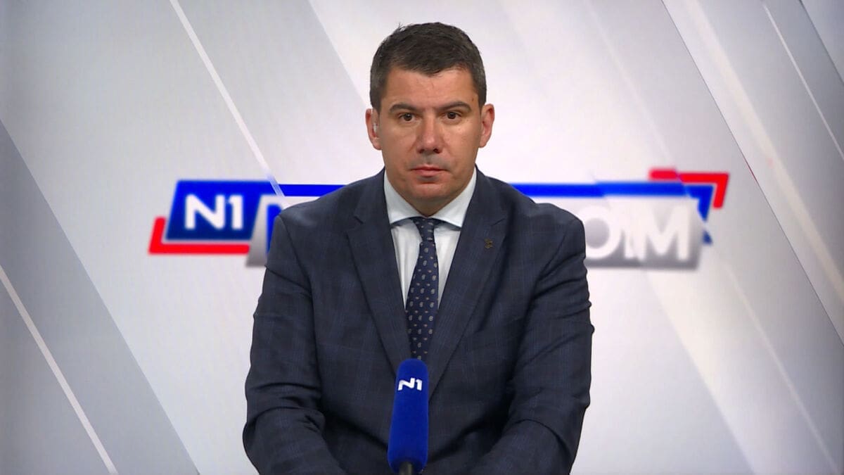 NIKOLA GRMOJA: "Izradit ću antipedofilski paket u kojem ću predložiti strože kazne za pedofile. Zašto bi se djeci promovirala LGBT propaganda ili bilo što drugo?"