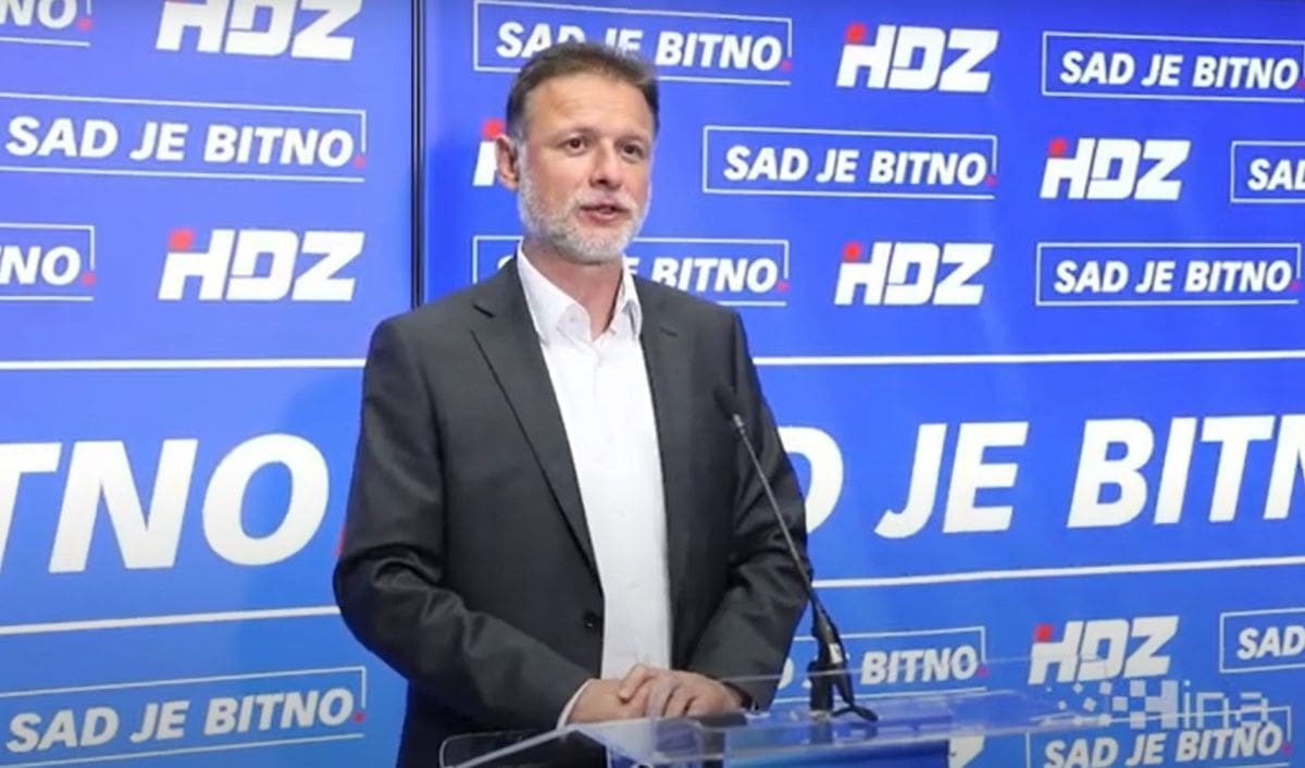 JANDROKOVIĆ POZVAO NA PRIDRŽAVANJE MJERA "Na Pelješkom mostu nije bilo tako puno ljudi"