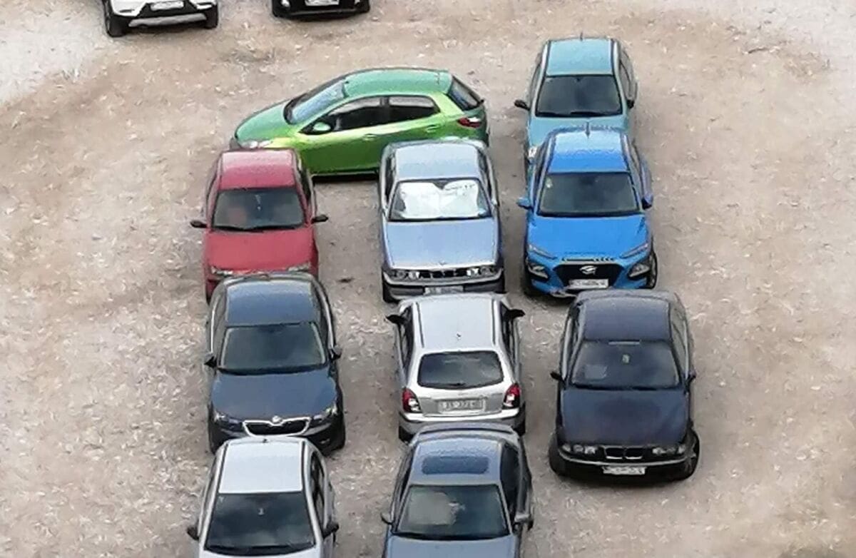 Koju boju auta imate? Jedna boja češće od drugih sudjeluje u prometnim nesrećama. Provjerite koja!