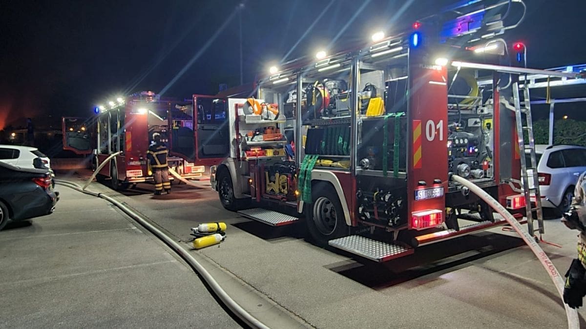 Ante Sanader: 'Vatrogasci će ostati na terenu cijelu noć'