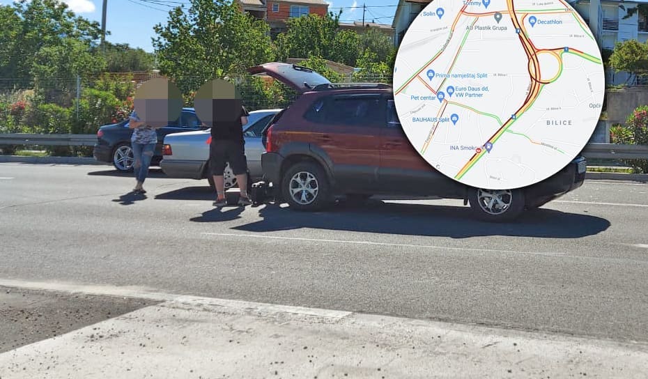 OGROMNA GUŽVA NA SMOKOVIKU Sudar dvaju osobnih automobila, stvorila se velika kolona