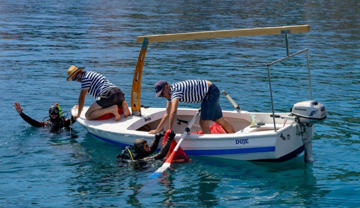 Održana akcija čišćenja podmorja: Pogledajte što se sve našlo pod morem u Rogaču