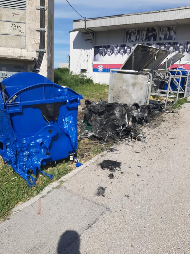 sine kontejneri foto (5)