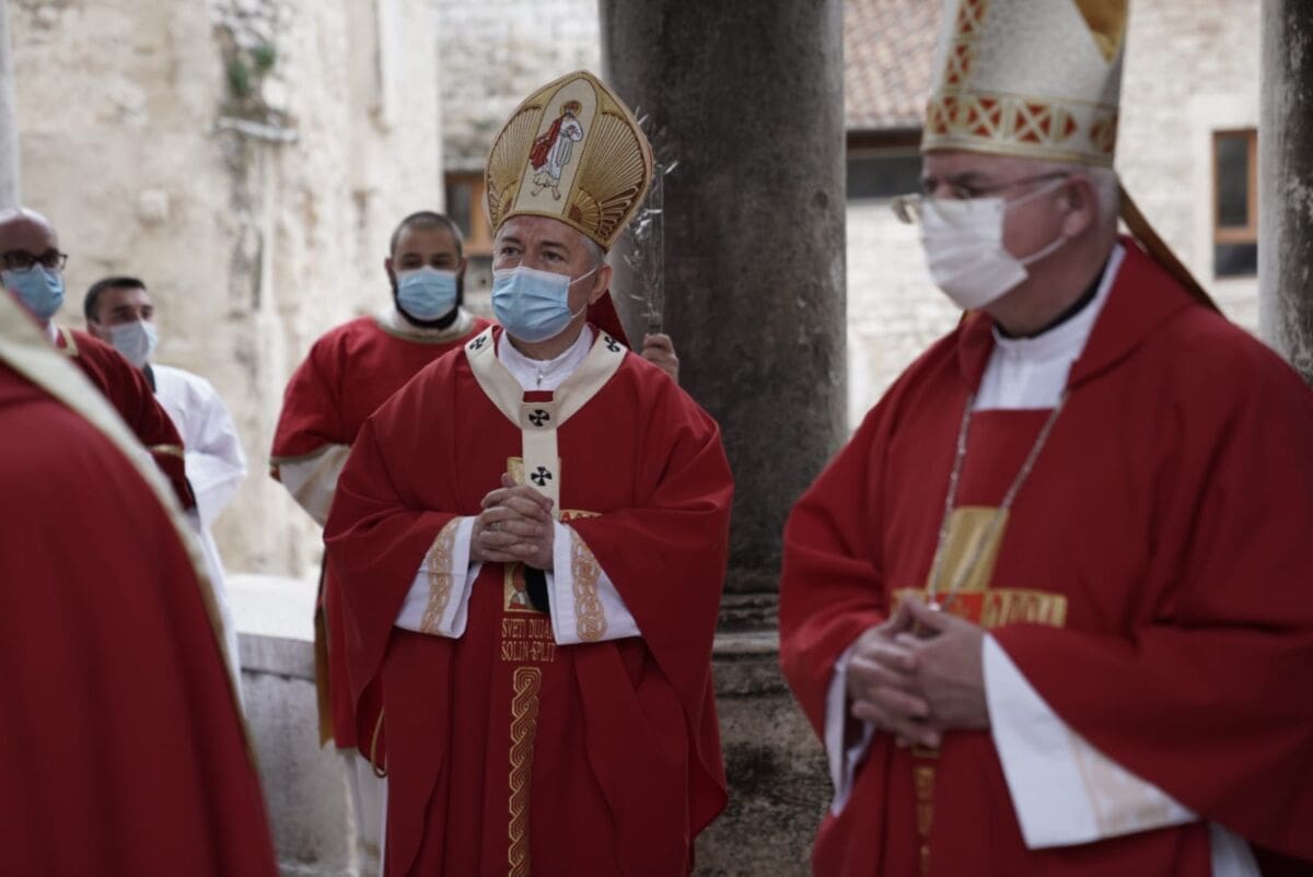 NADBISKUP BARIŠIĆ: "Nema onog šušura, ali imamo nešto što je puno bitnije, mi danas svjedočimo onome što je sveti Dujam bio"