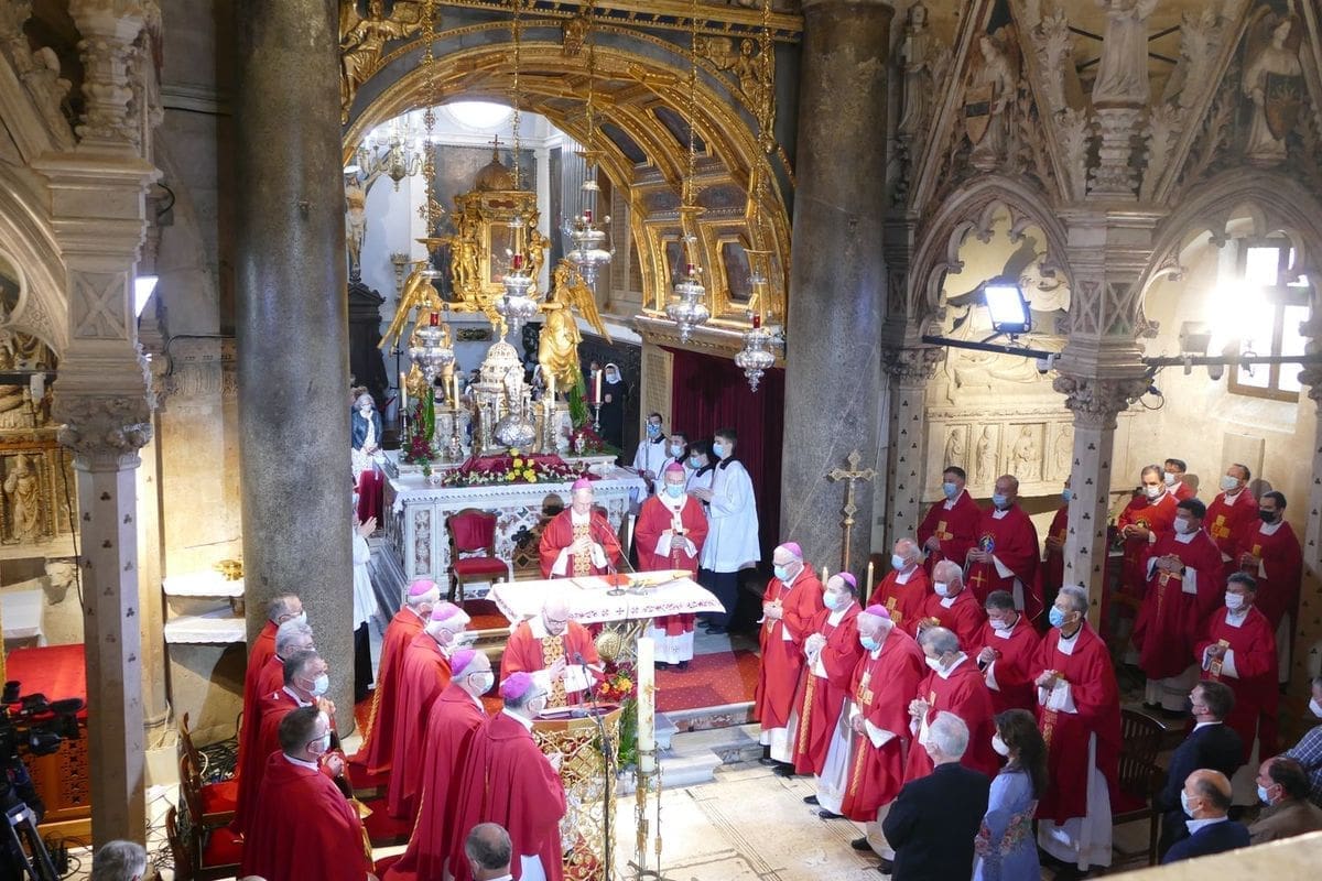 Svečano proslavljena svetkovina sv. Dujma, zaštitnika grada Splita i Splitsko-makarske nadbiskupije
