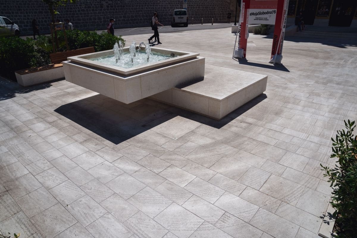 6-17-trg-gaje-bulata-tragovi-guma-1