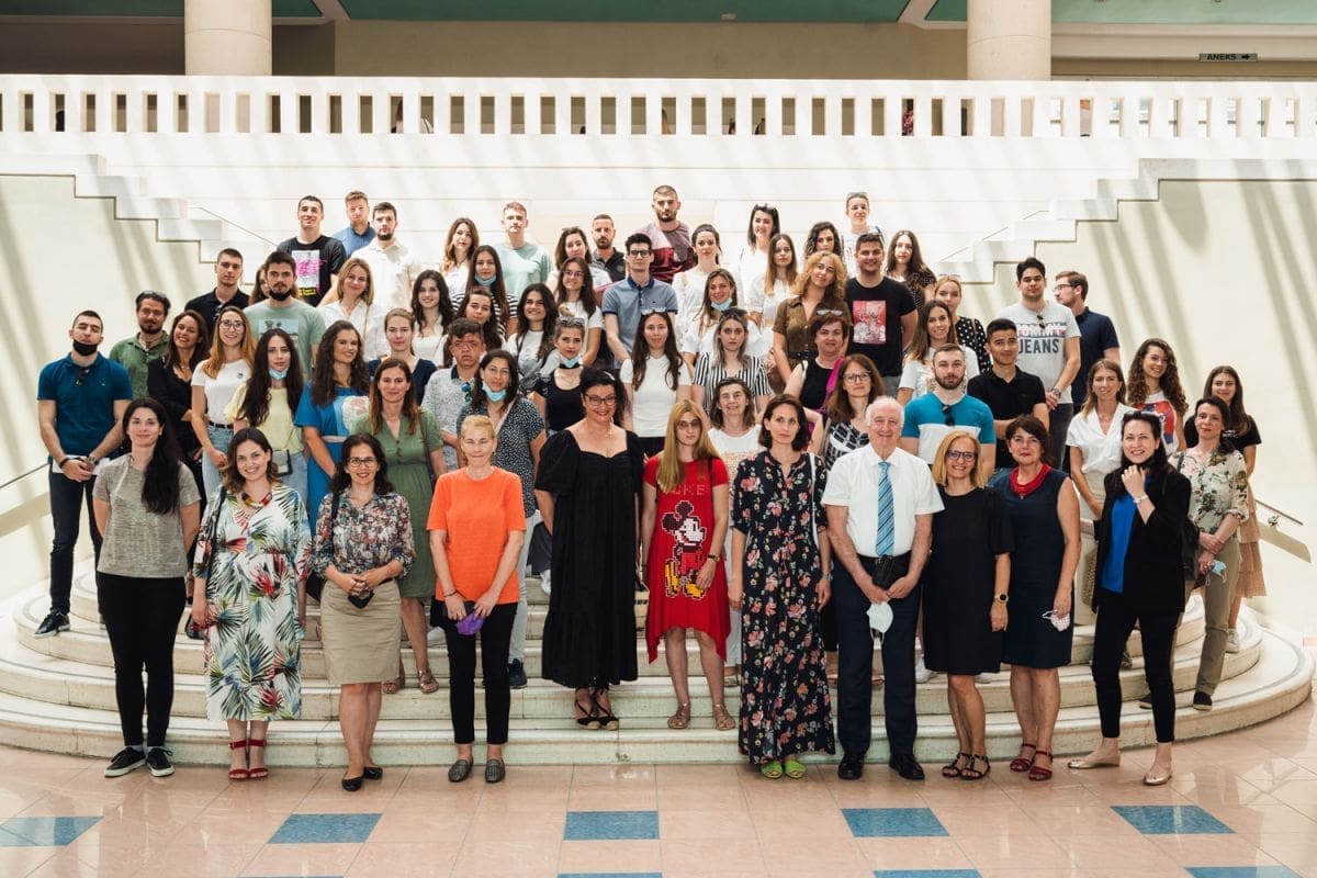 ZAVRŠEN PROGRAM "STRUČNE PRAKSE-DRUŠTVENO KORISNOG UČENJA" NA EKONOMSKOM FAKULTETU: "Studenti obavljali konkretan rad uz svoje profesore mentore"