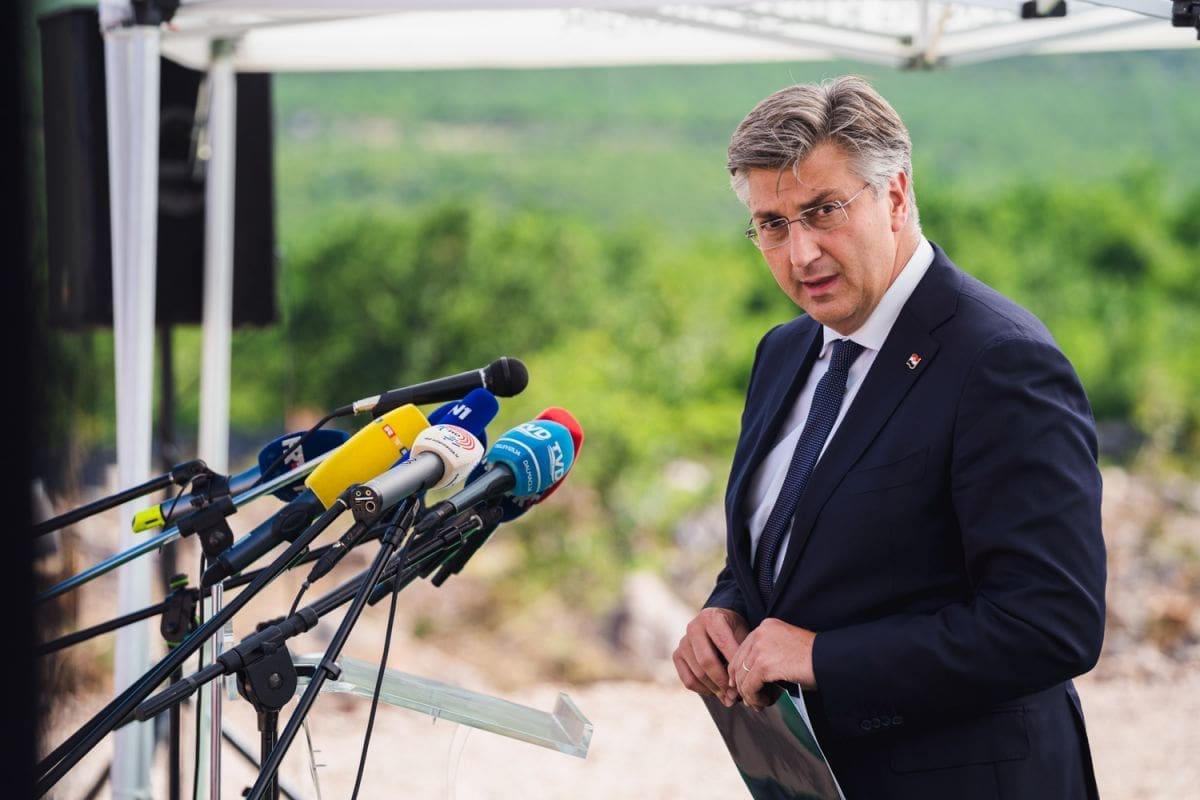 PLENKOVIĆ: "Roditeljske naknade povećat ćemo na 7.500 kuna"
